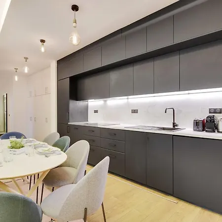 Spacious - 2b-10p - Ac - Marais Apartment