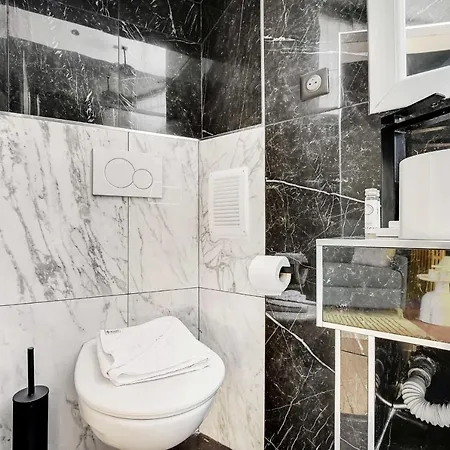 Apartment Spacious - 2b-10p - Ac - Marais