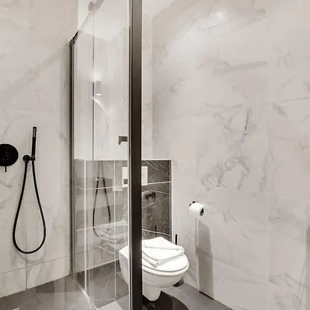 Spacious - 2b-10p - Ac - Marais شقة *