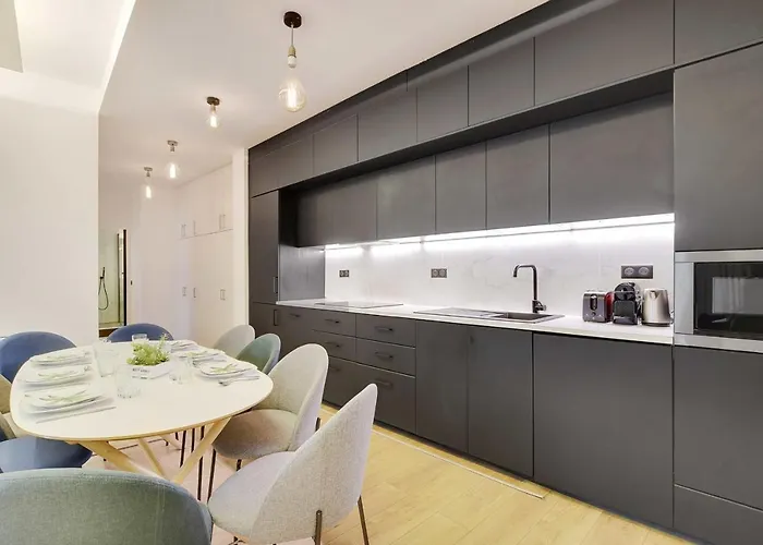 Spacious - 2b-10p - Ac - Marais Apartment